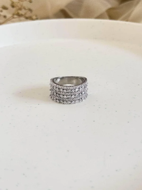 Best-Selling Jewelry Styles Now At Exclusive Discounts Pyramid Spinner Ring