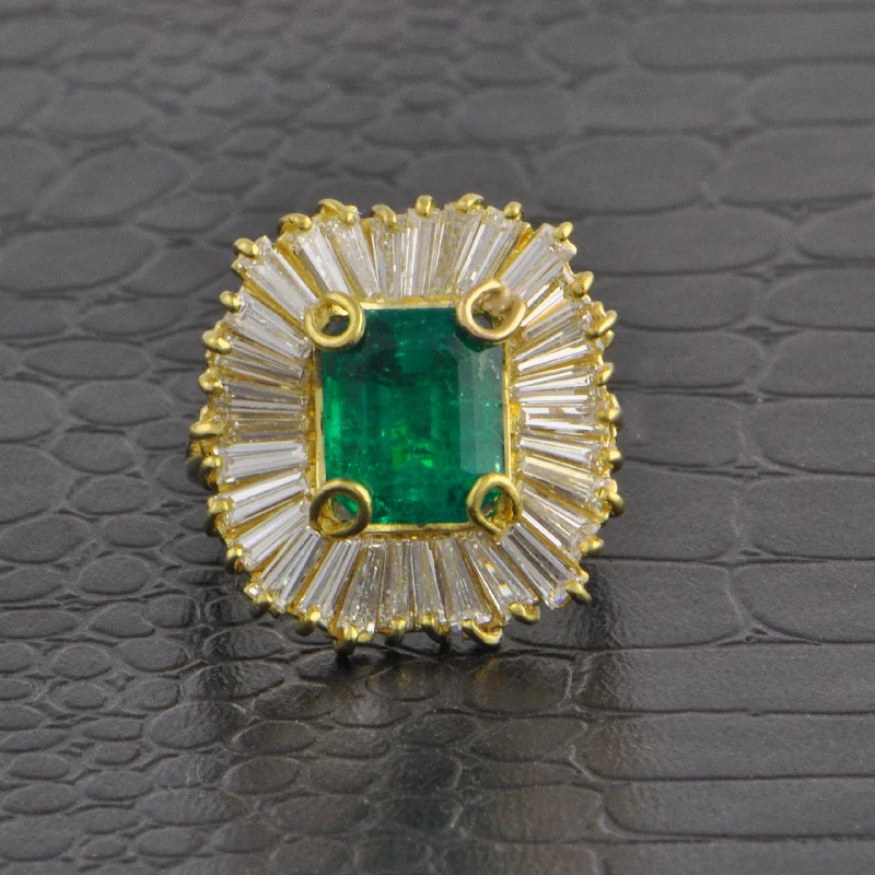 Grab Your Favorite Jewelry At The Lowest Prices Stunning Vintage 4.56 ct. Emerald and Diamond Ballerina Ring in 18k Gold Grab Your Favorite Jewelry At The Lowest Prices Stunning Vintage 4.56 ct. Emerald and Diamond Ballerina Ring in 18k Gold