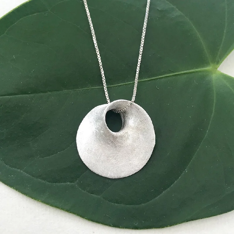 Jewelry Sale – Exclusive Styles At Lower Prices By The Sea Necklace - Sterling Silver, Indonesia Jewelry Sale – Exclusive Styles At Lower Prices By The Sea Necklace - Sterling Silver, Indonesia