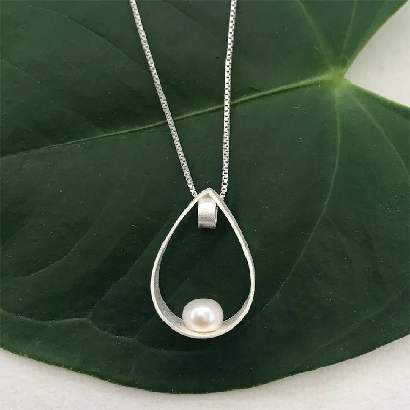 Timeless Elegance Now At Special Discounts Elegant Teardrop Necklace - Sterling Silver, Indonesia Timeless Elegance Now At Special Discounts Elegant Teardrop Necklace - Sterling Silver, Indonesia