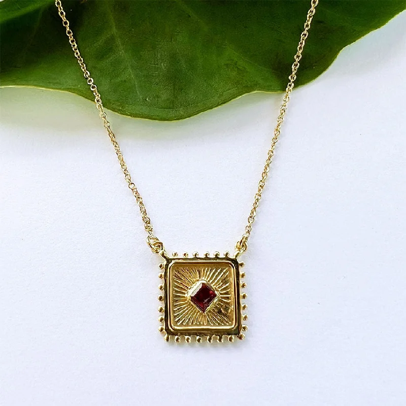 High-End Sparkle, Low-End Prices – Shop Now Garnet Sunray Necklace, India