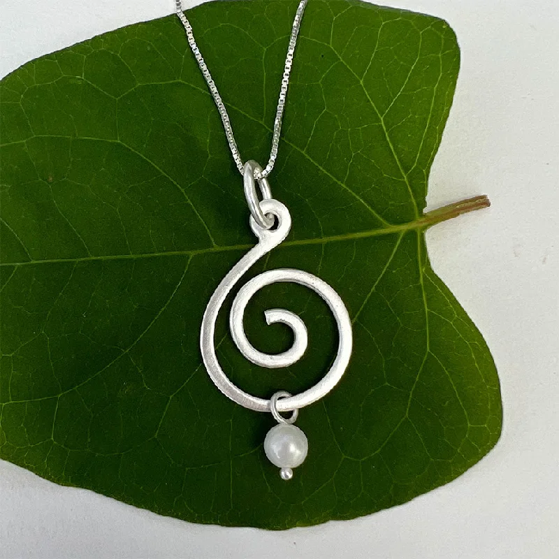 Elegant Necklaces And Bracelets At Limited-Time Offers Spiral Up Necklace - Sterling Silver, Indonesia Elegant Necklaces And Bracelets At Limited-Time Offers Spiral Up Necklace - Sterling Silver, Indonesia