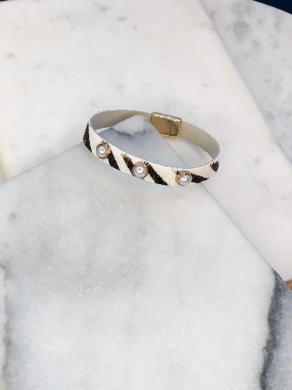 Exclusive Jewelry Sale – Limited-Time Discounts Dara Pearl & Zebra Print Magnetic Bracelet
