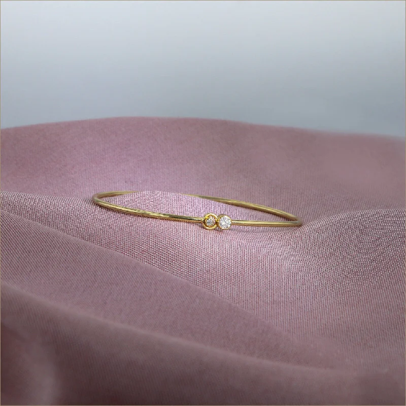Luxury Jewelry Sale – Elegant Styles At Unbeatable Prices Lovely Sophie, big 14K Gold Bracelet w. Diamonds Luxury Jewelry Sale – Elegant Styles At Unbeatable Prices Lovely Sophie, big 14K Gold Bracelet w. Diamonds